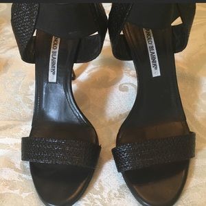 Beautiful Black Manola Blahnik heels 👠